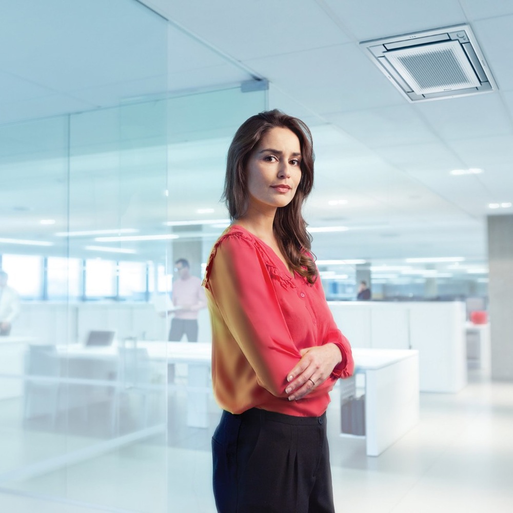 Инверторный кассетный кондиционер (сплит-система) Daikin FFA60A9 / RZAG60B