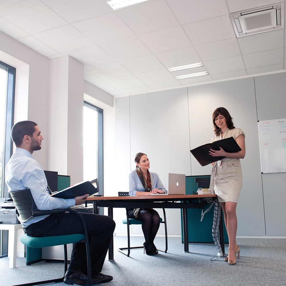 Инверторный кассетный кондиционер (сплит-система) Daikin FFA50A9 / RZAG50B